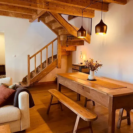 Maison Authentique Au Coeur Des Montagnes, 8pers * Thiézac